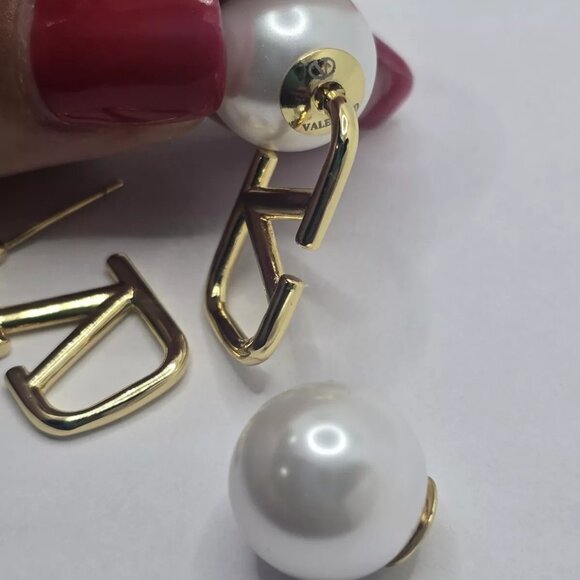 Valentino VLogo Signature Metal And Resin Earrings - Picture 8 of 11